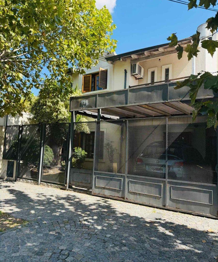 Casa en venta Lomas de Zamora-pileta-credito-permu