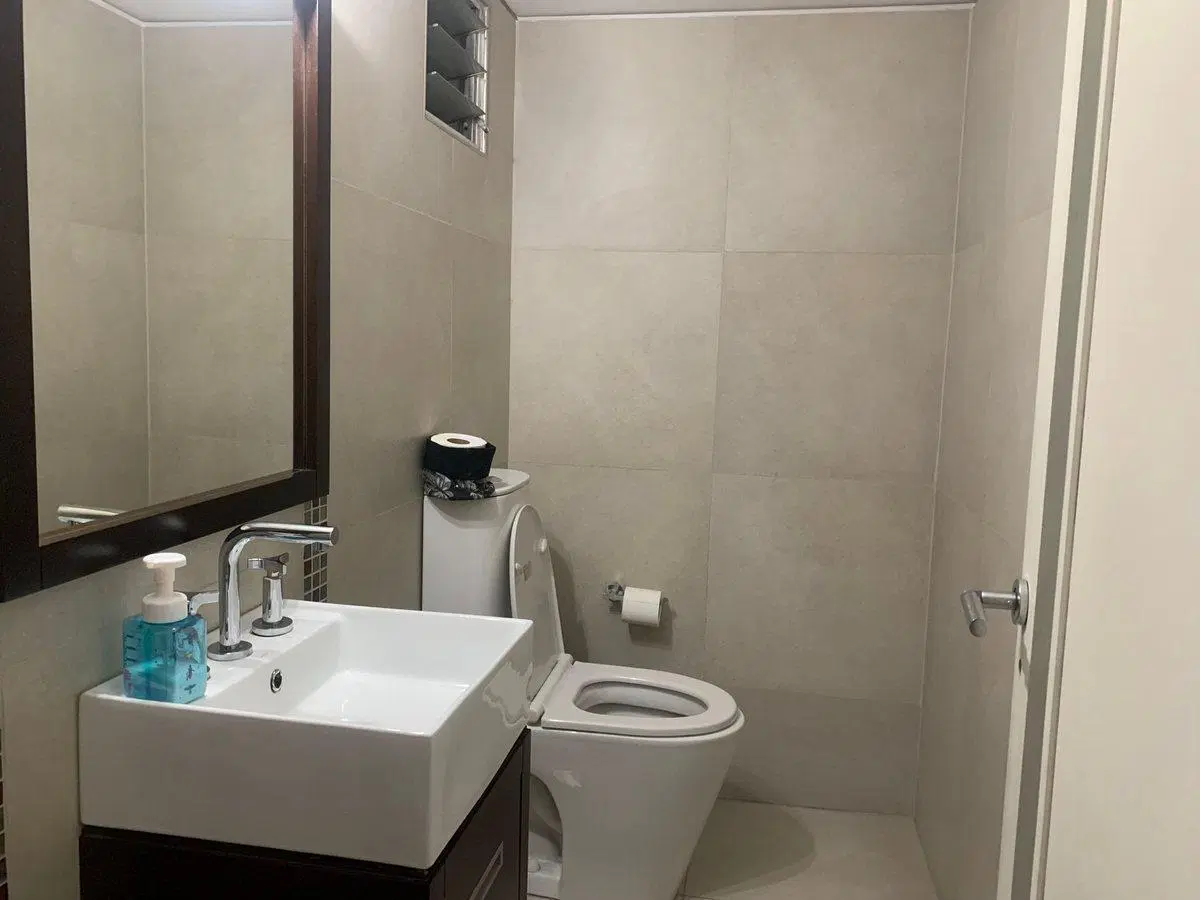 Casa 4 amb en venta Lomas-pileta-quincho-excelente 4