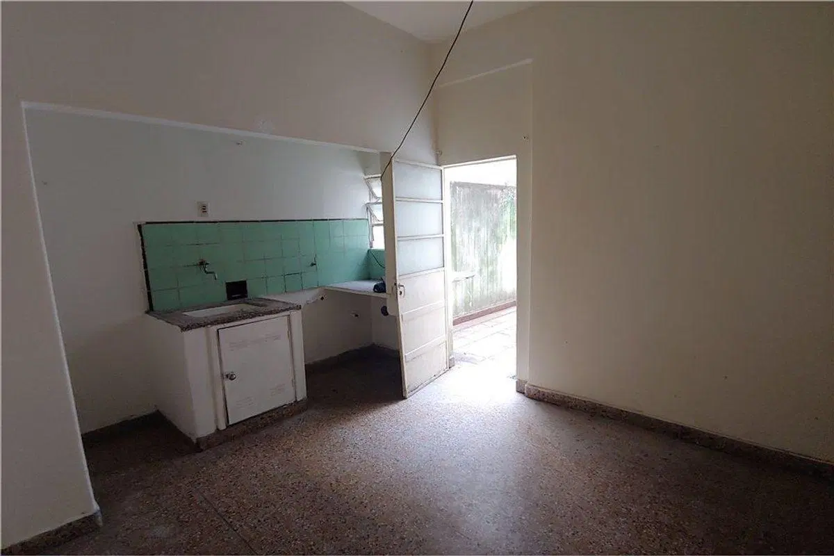 VENTA PH 2 AMB PB 40 m2 PATIO OPORTUNIDAD SARANDI 2