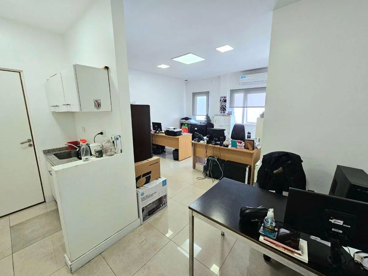 Edificio en Block Oficinas y Variedad de Rubros 2