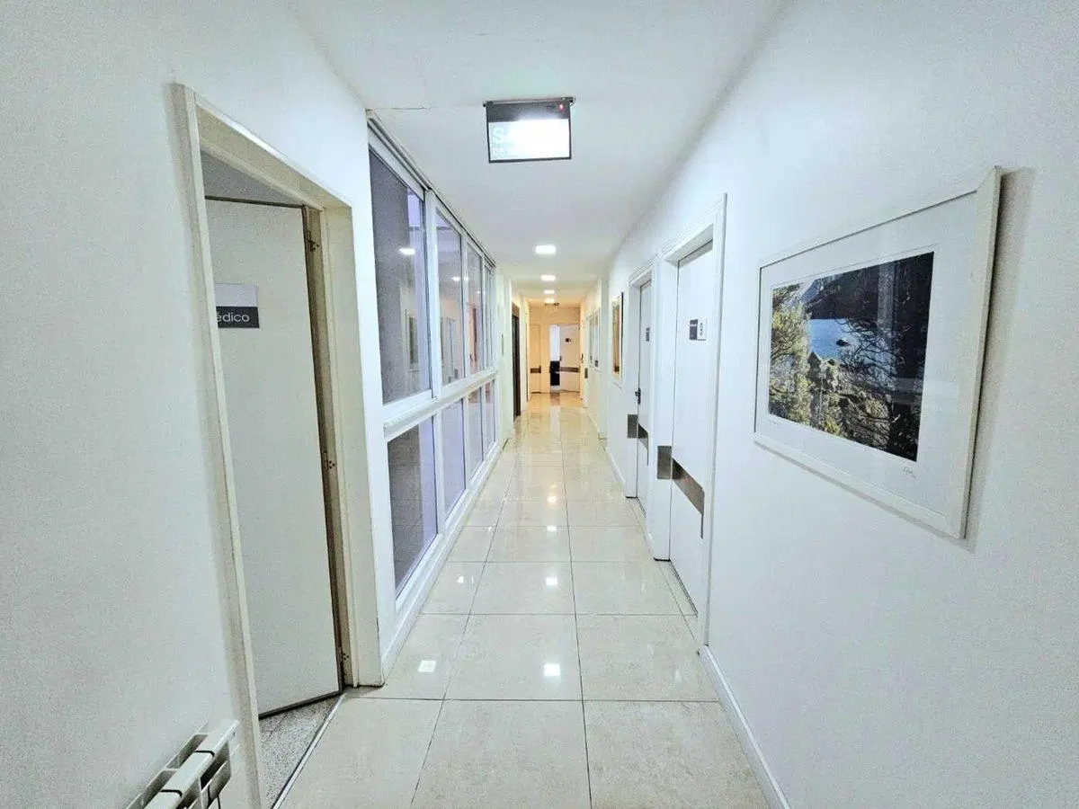 Edificio en Block Oficinas y Variedad de Rubros 4