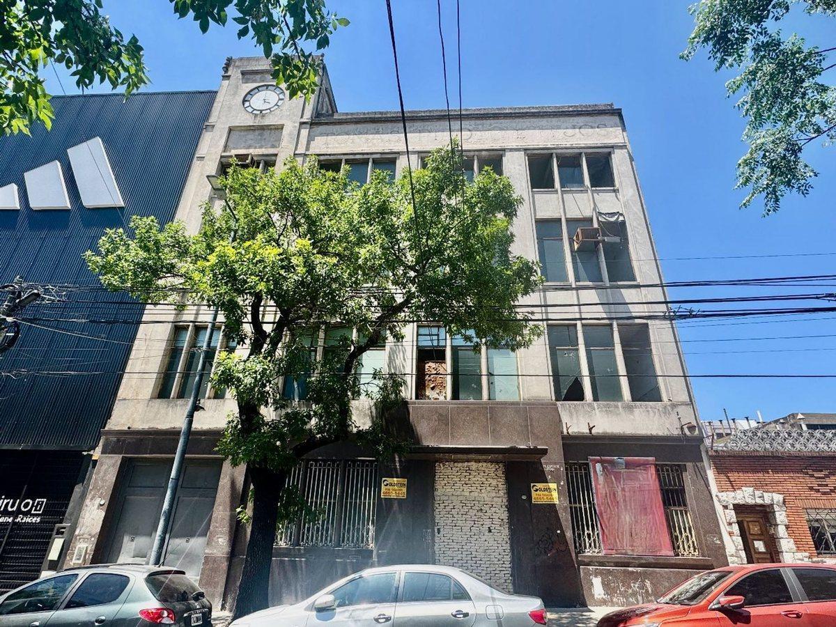 LOTE 1.424m2- Capacidad constructiva: 6.203m2 CABA