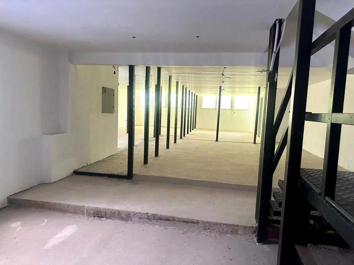 ALQUI RECOLETA OFICI/ESTUDIO A RECICLAR 1100 MTRS 2