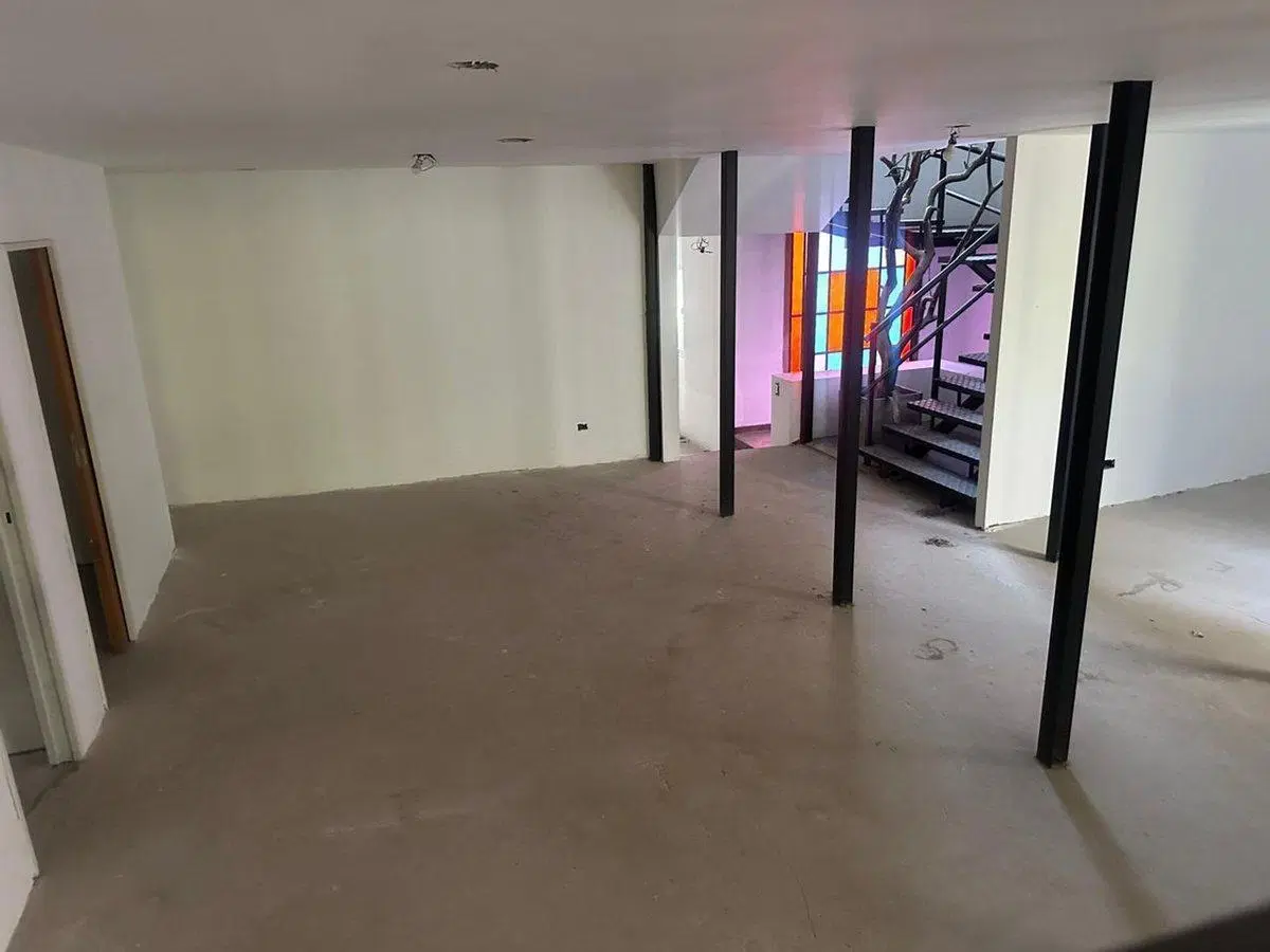 ALQUI RECOLETA OFICI/ESTUDIO A RECICLAR 1100 MTRS 3