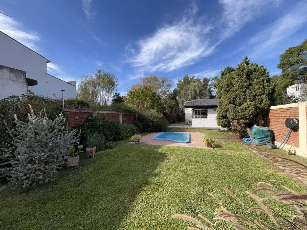 VENTA CASA MARTÍN CORONADO PILETA JARDÍN 2