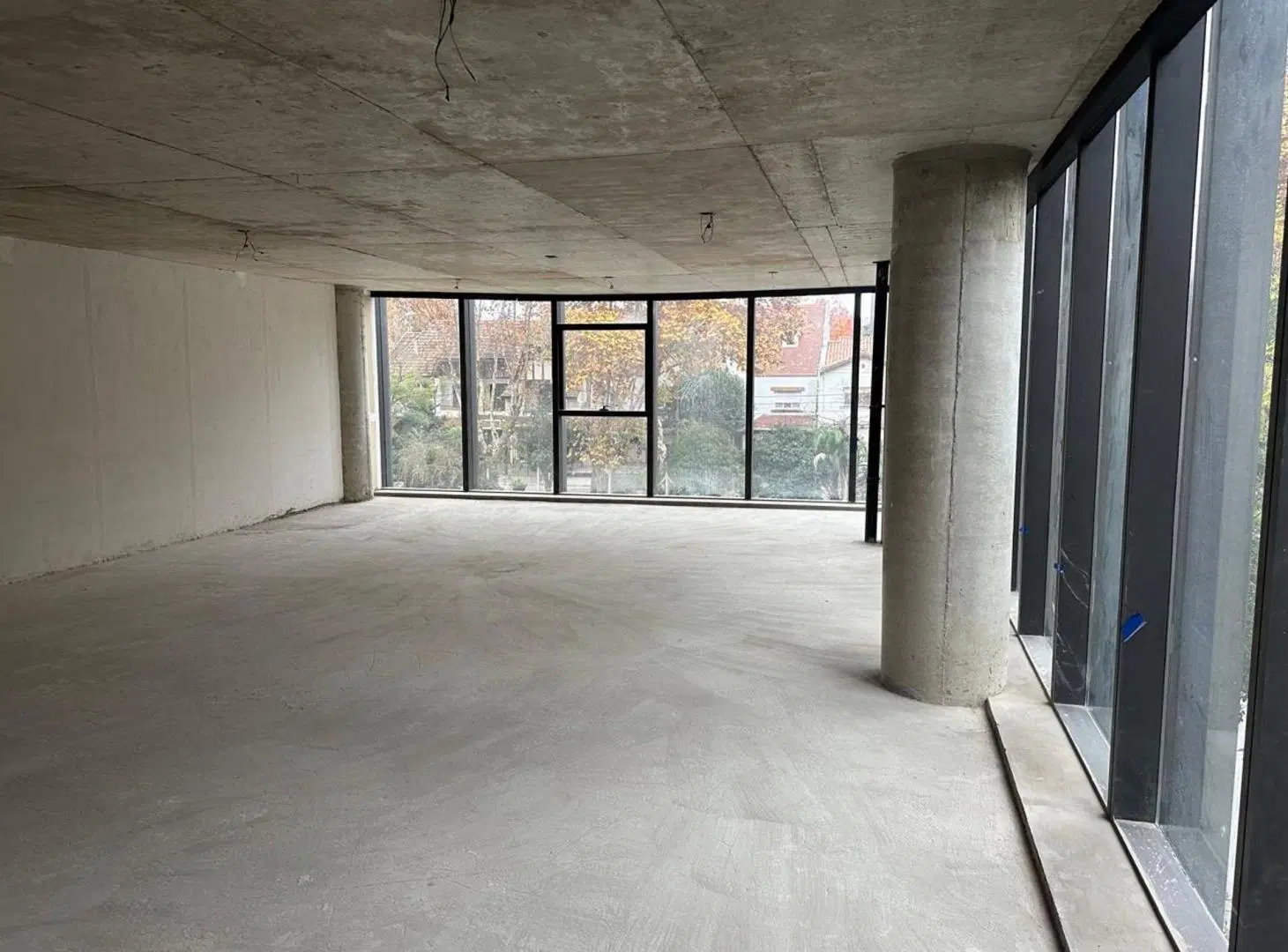 ALQUILER OFICINAS EN VTE LOPEZ CON COCH A ESTR 3