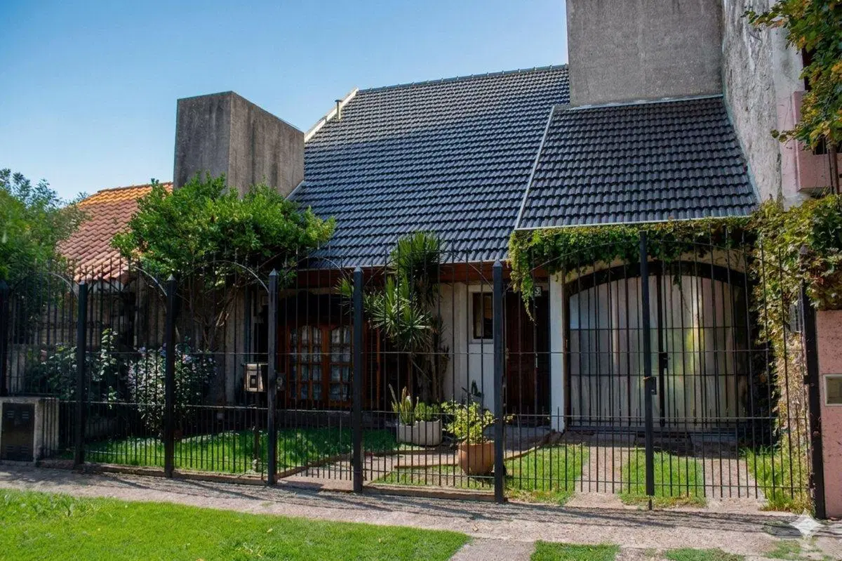 Venta casa de 4 ambientes en dos plantas 4