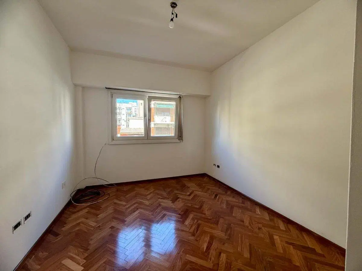 Venta departamento. 3 Amb con cochera. Belgrano 4
