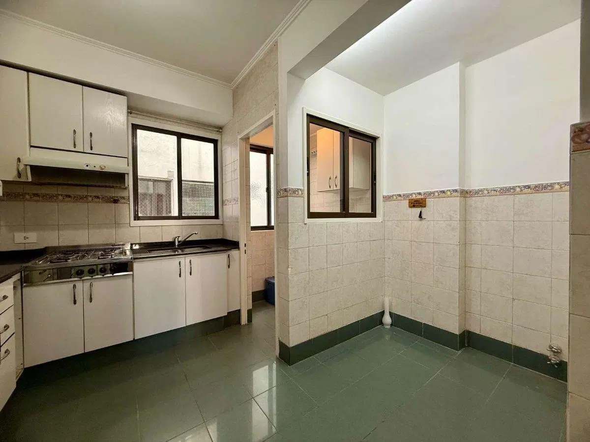 Venta departamento. 3 Amb con cochera. Belgrano 2