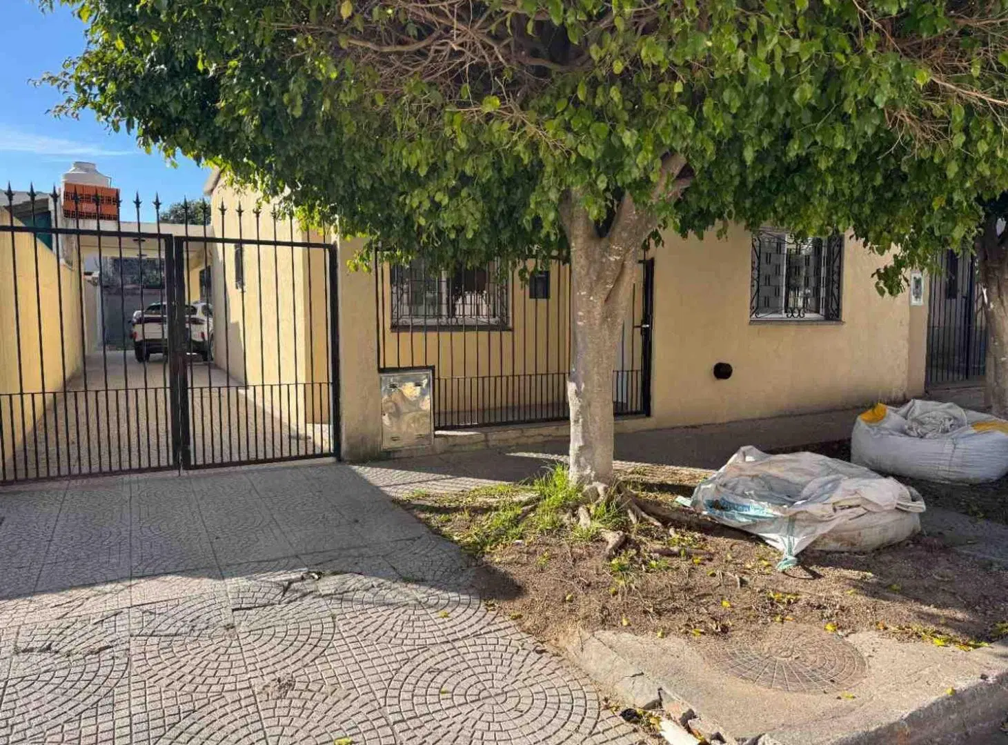 Casa en Virreyes a 2 cuadras de Ramal Tigre . 2