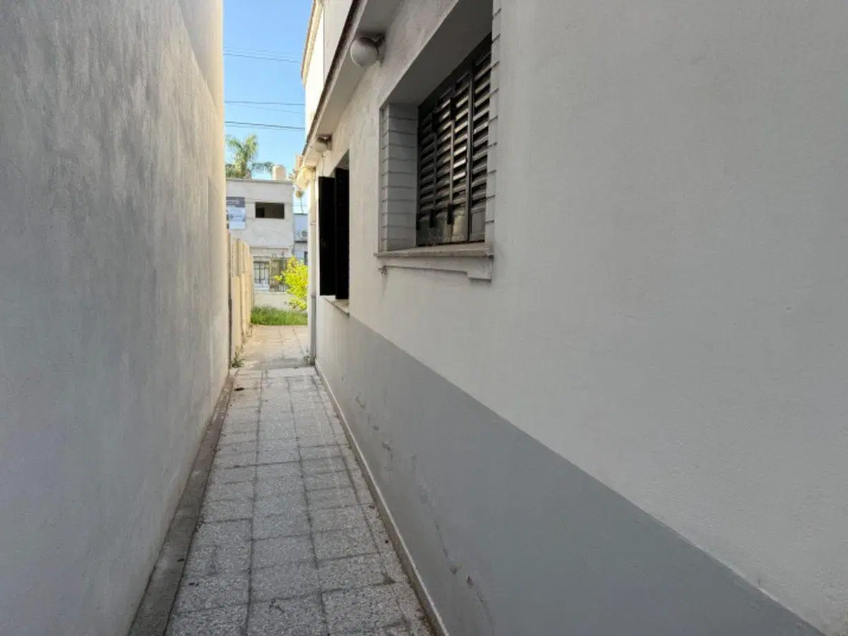 VENTA CASA EN QUILMES SOBRE AVENIDA 8