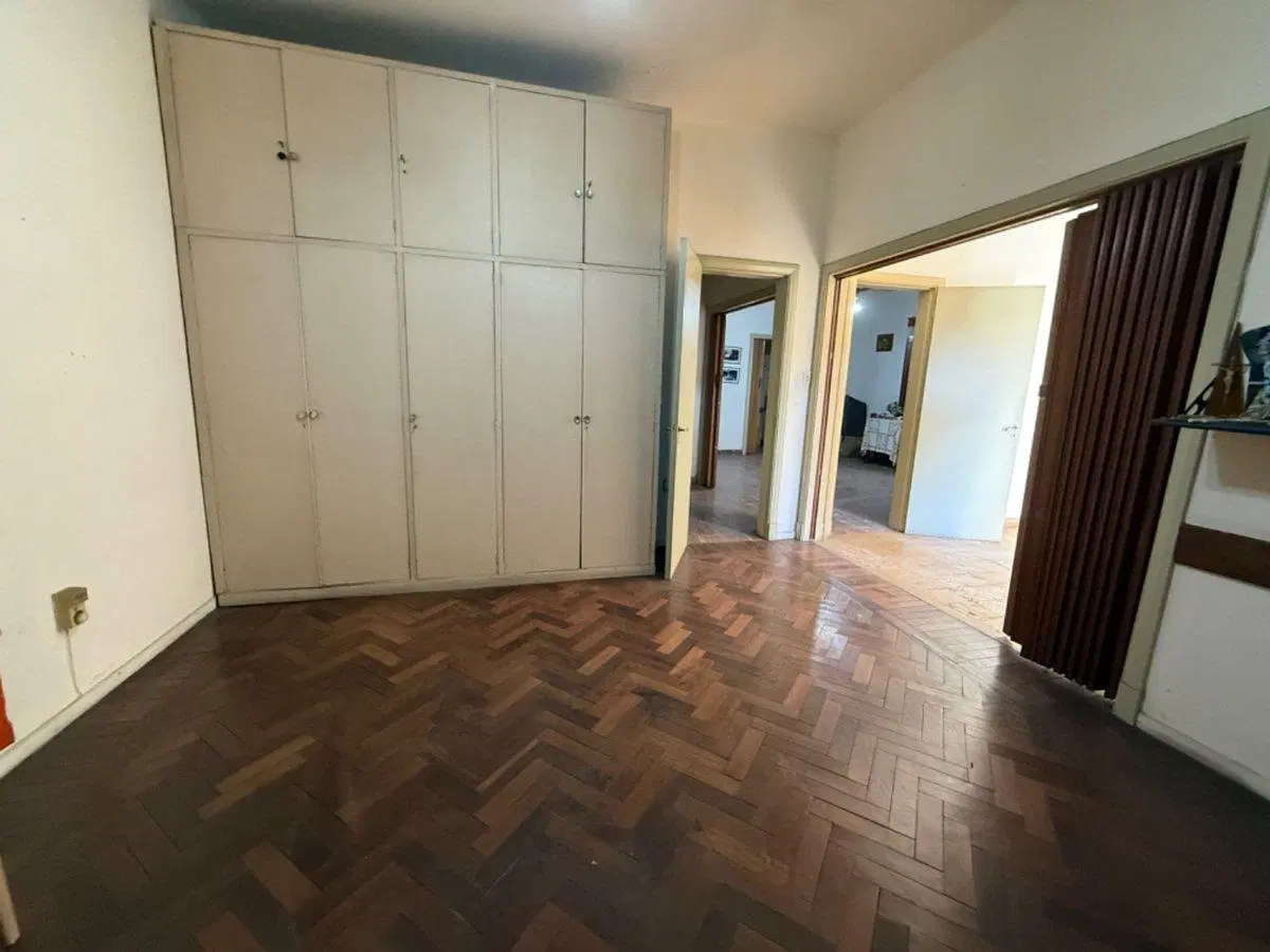 VENTA LOTE EN QUILMES SOBRE AVENIDA 4