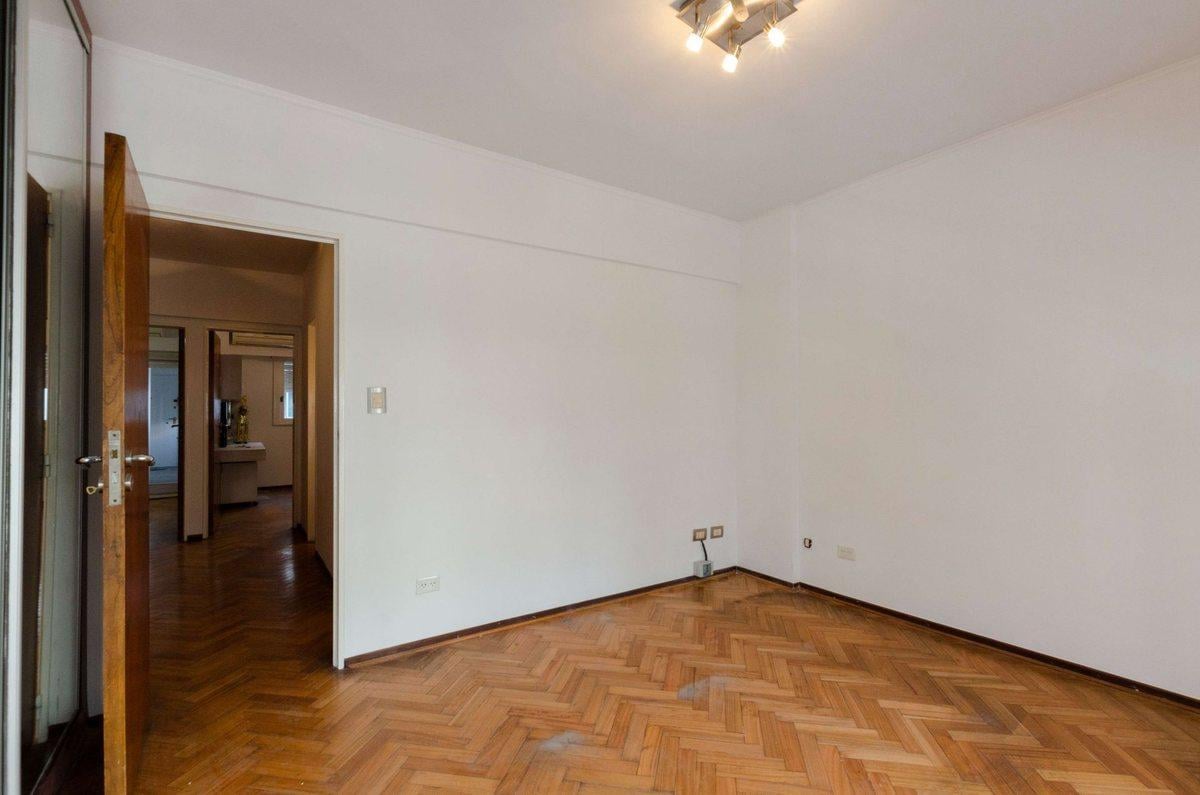 Foto de VENTA BELGRANO 4 AMB CON DEPENDENCIA Y COCHERA, imagen 5