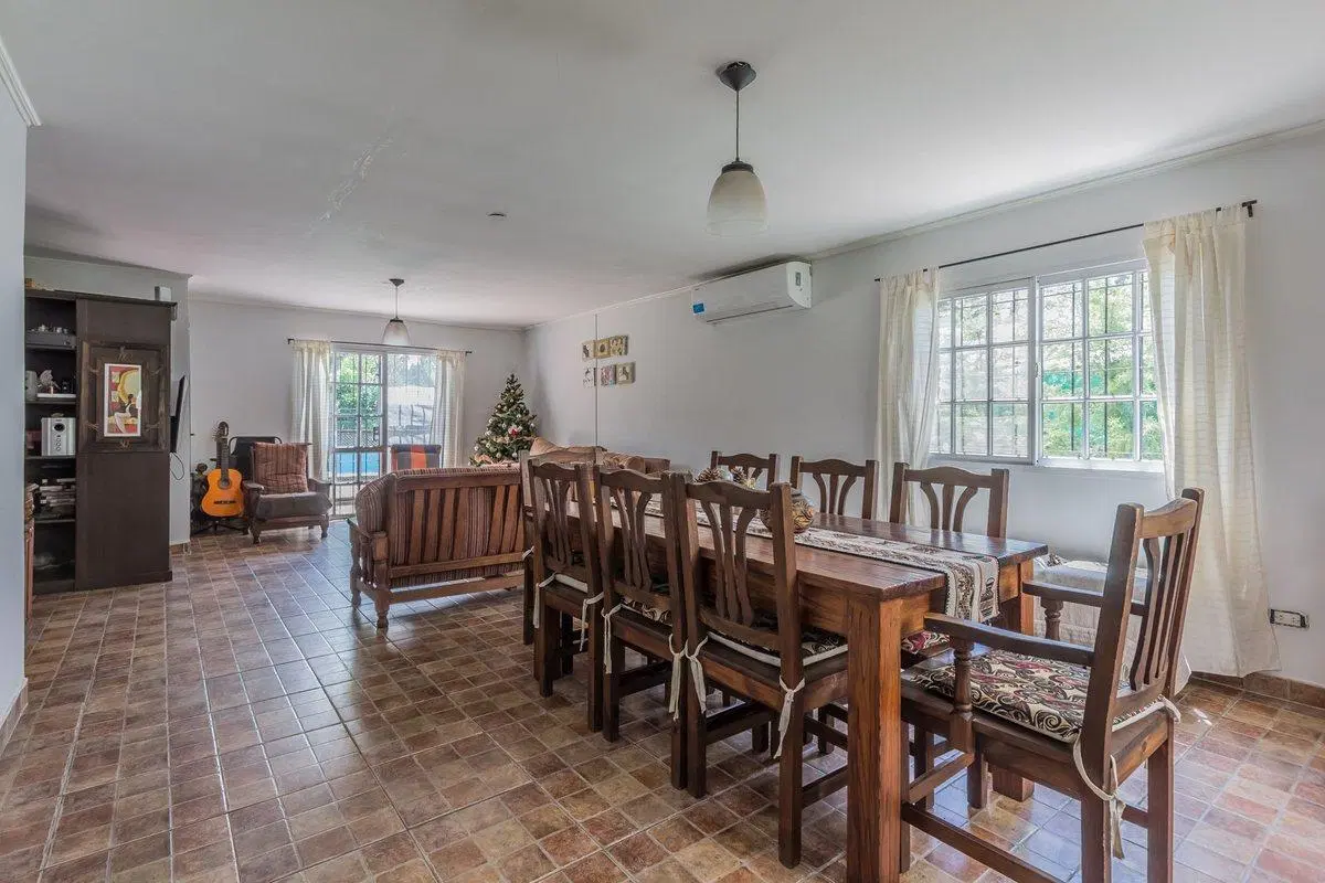 VENTA DON TORCUATO CASA 5 AMB PILETA Y GRAN PARQUE 4