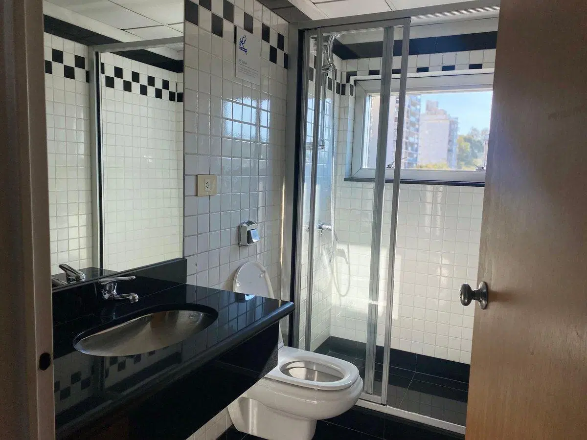 ALQUILER OFICINAS PREMIUM MASTER OFFICE LIBERTADOR 8