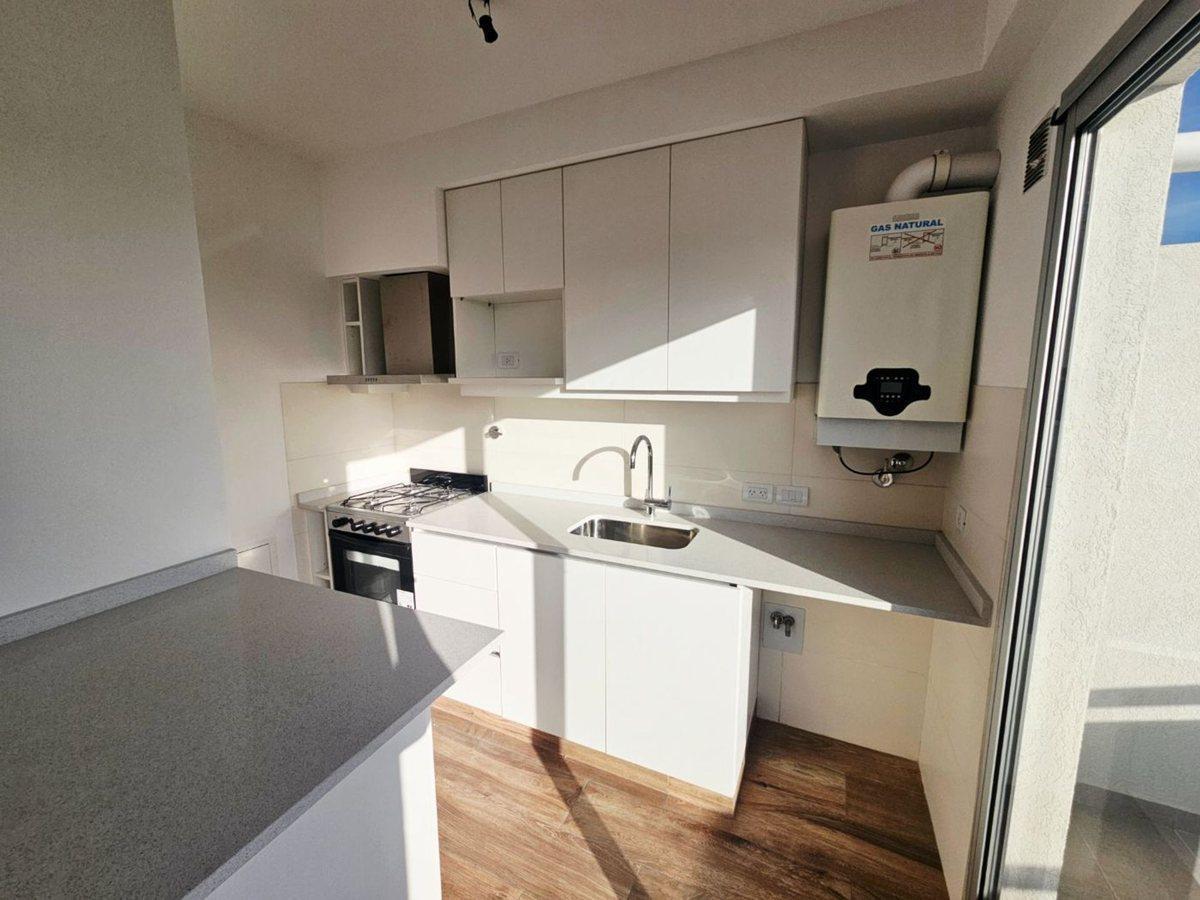 Foto de Venta Monoambiente Vestidor Balcón Terraza Coghlan, imagen 3