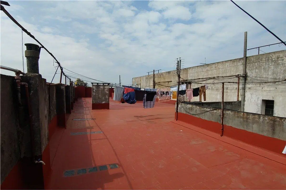 VENTA PH 2 AMB 27 m2 1ER PISO OPORTUNIDAD SARANDI 8