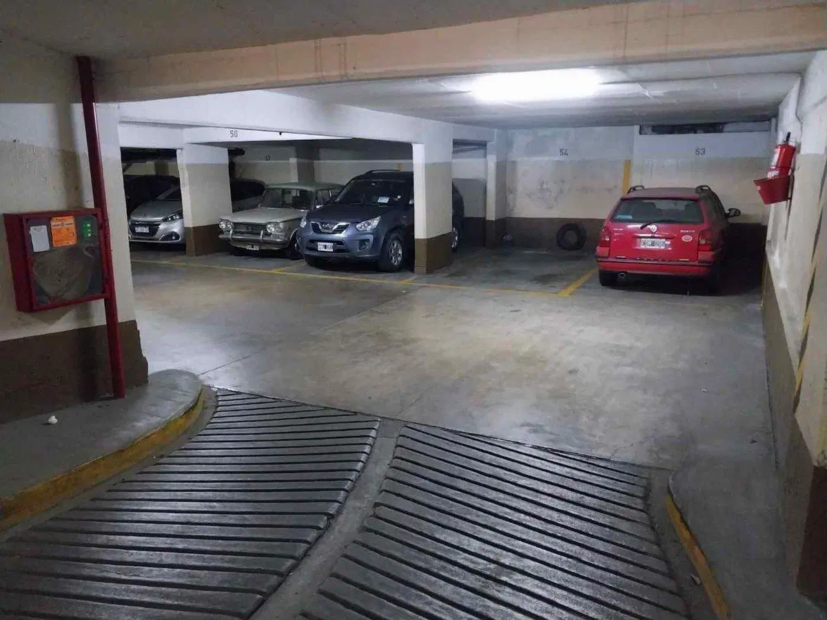 Cochera fija en venta 1º SS acceso por rampa fija 2