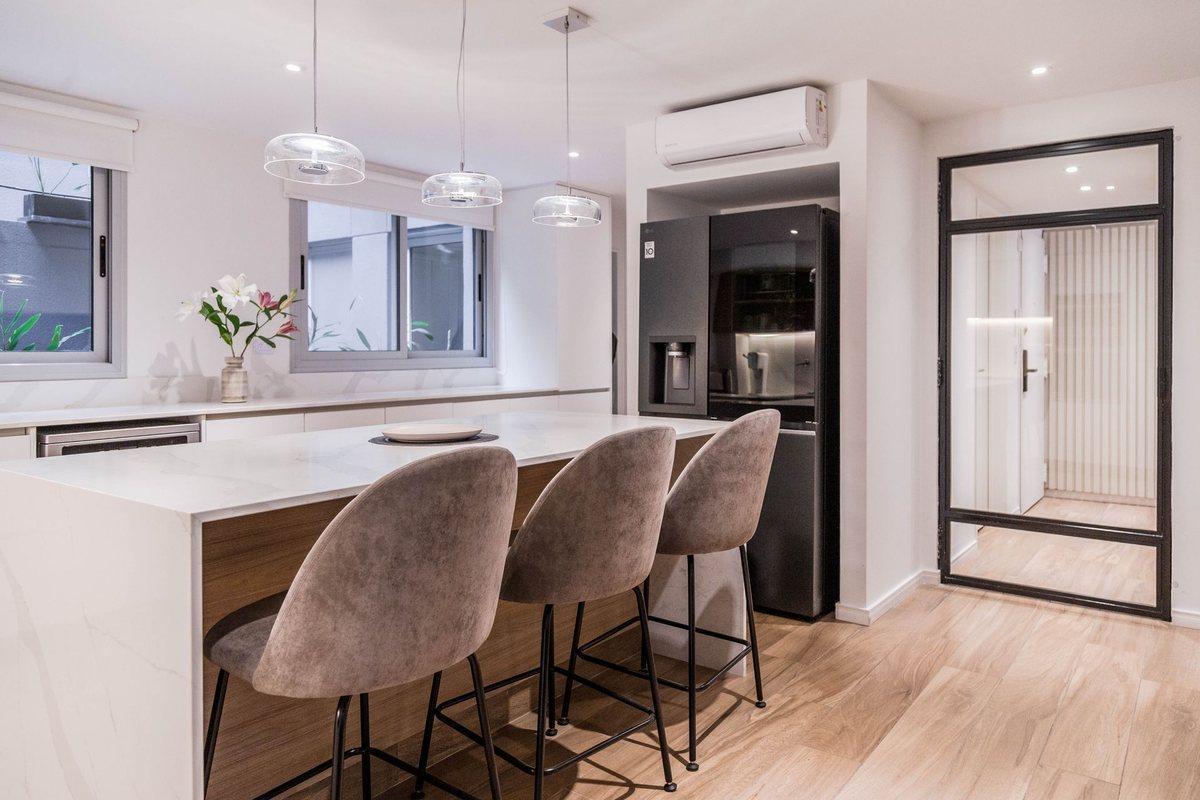 Foto de VENTA DEPTO CASA 5 AMB TERRAZA QUINCHO V. URQUIZA, imagen 2