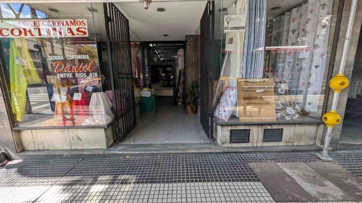 VENTA LOCAL A LA CALLE 88 M2 + SOTANO MONSERRAT 2