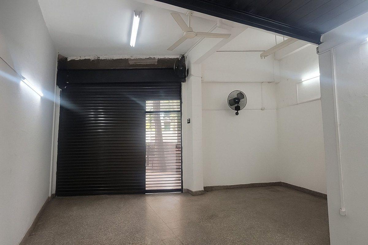 Foto de LOCAL EN VENTA EN RECOLETA VARIOS RUBROS, imagen 4