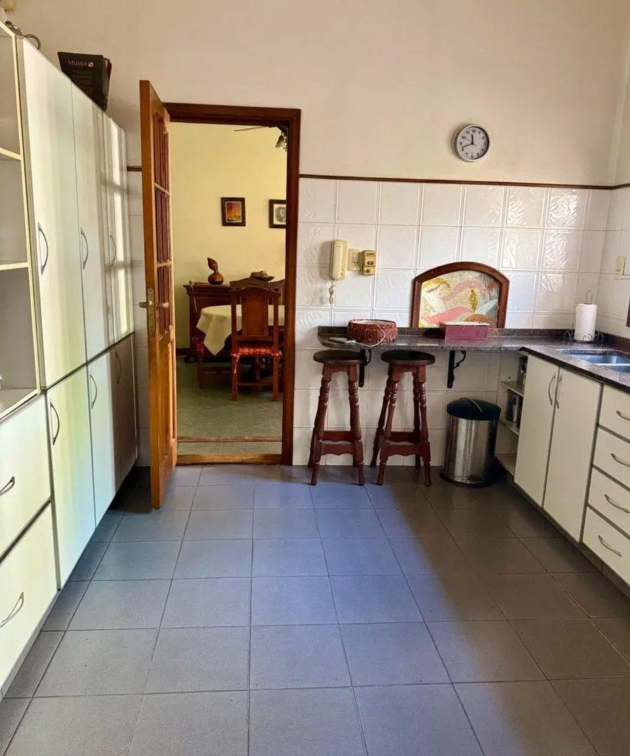 Casa en venta Lomas de Zamora-pileta-credito-permu 4