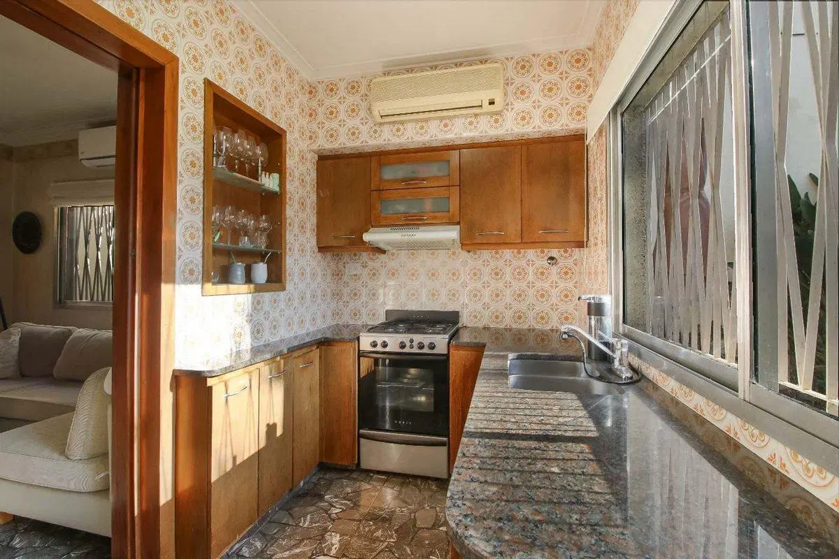 CASA 5 AMBIENTES CON PATIO SAN ANDRES BARRIO GOLF 4