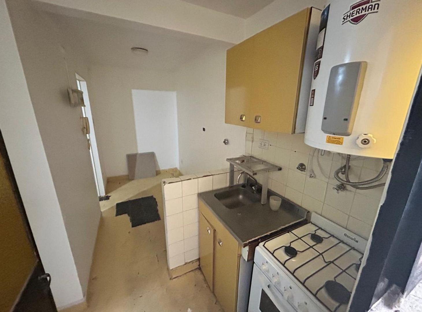 Foto de VENTA 2 AMBIENTES CON PATIO APTO PROFESIONAL, imagen 2