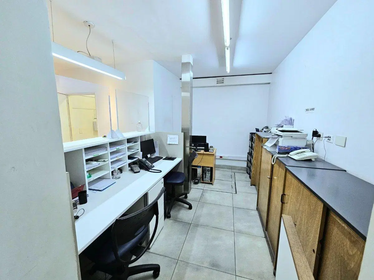 Edificio en Block Oficinas y Variedad de Rubros 4