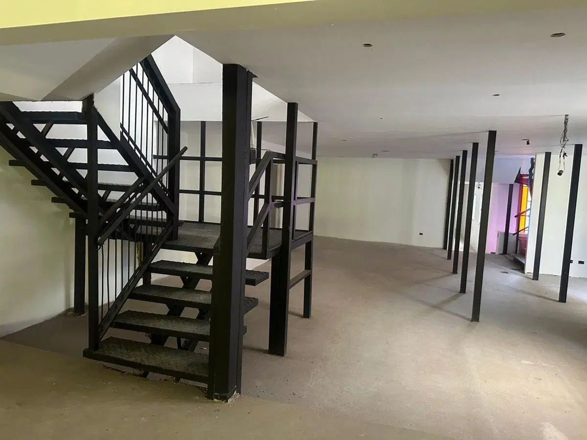 VTA OFICINA/ESTUDIO A RECICLAR EN RECOLETA 1100m² 1