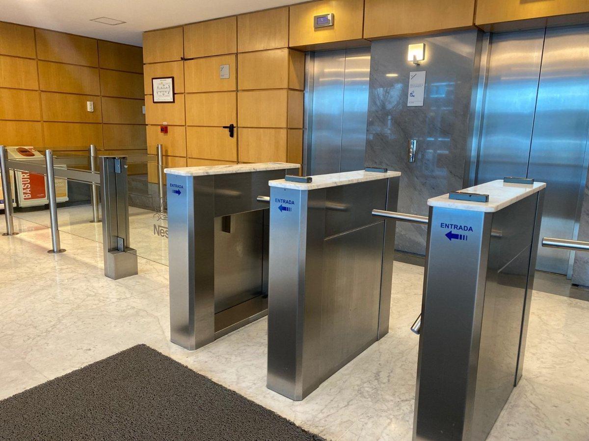 Foto de ALQUILER OFICINAS PREMIUM MASTER OFFICE LIBERTADOR, imagen 1