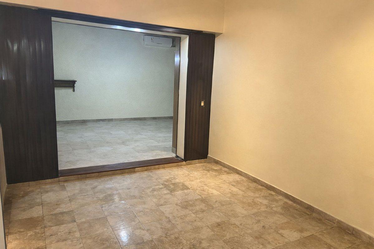 Foto de VENTA BELGRANO 3 AMB CON DEP. EN PB GRAN JARDÍN, imagen 3