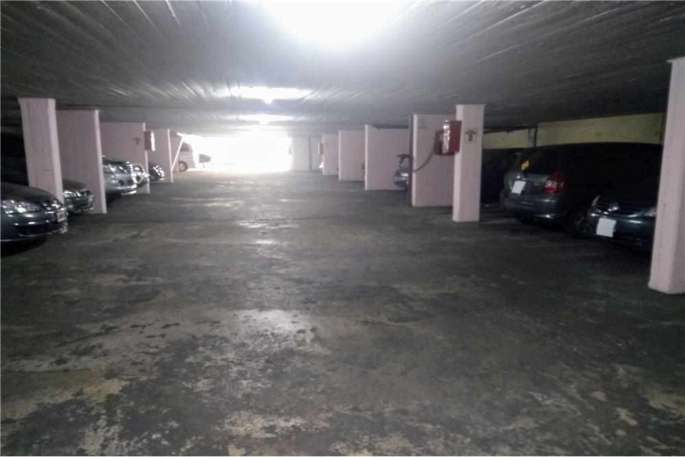 Foto de VENTA COCHERA BARRIO ONCE EXCELENTE UBICACION, imagen 2