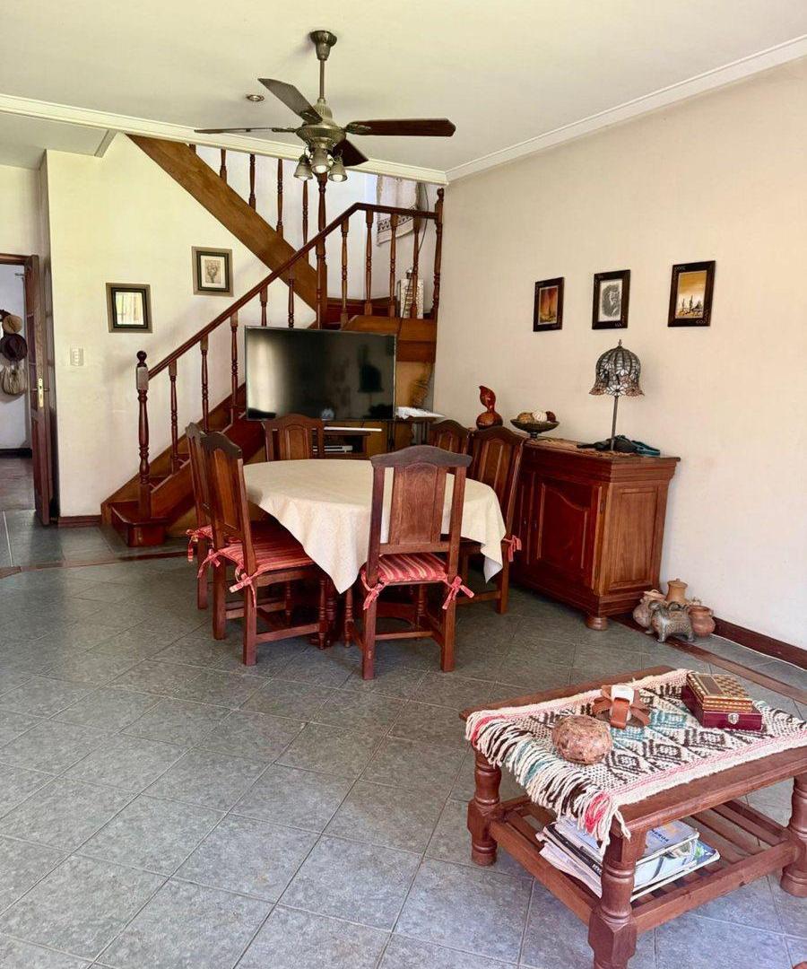 Foto de Casa en venta Lomas de Zamora-pileta-credito-permu, imagen 4