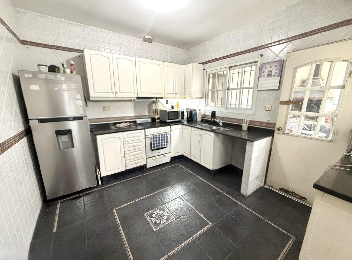 Foto de Casa en venta 5 ambientes cochera PB Olivos, imagen 1