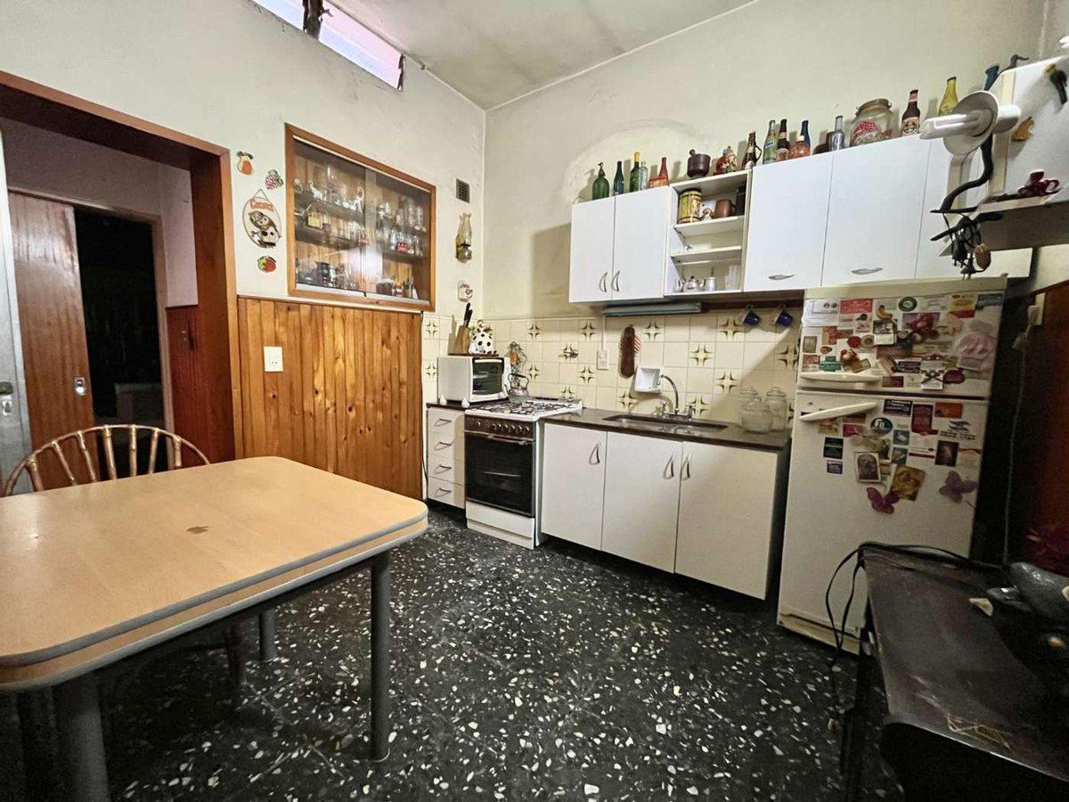Foto de Lote con 2 casas de 3 amb en venta en Temperley, imagen 3