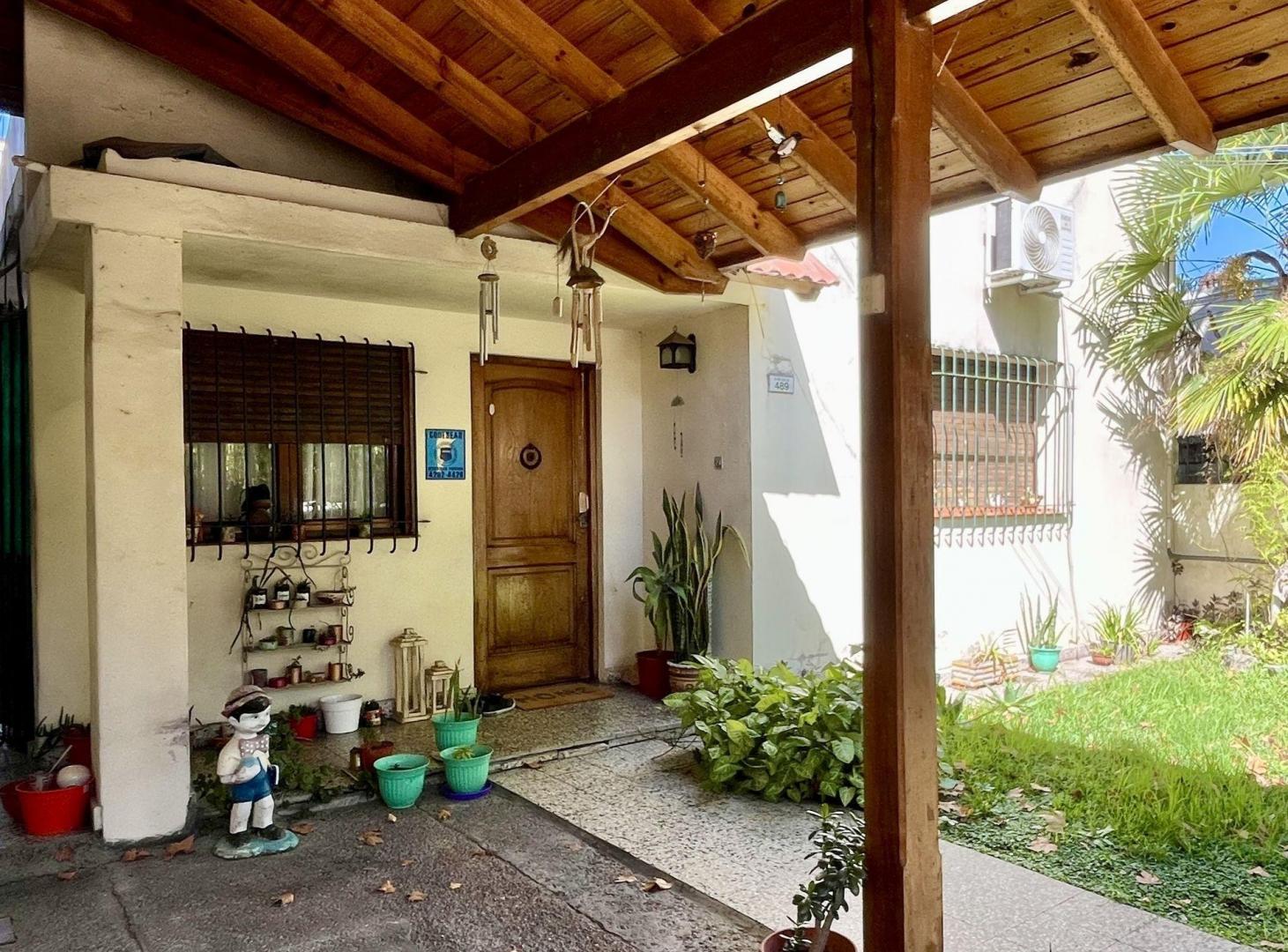 Foto de Terreno con casa a demoler en venta - Temperley, imagen 2