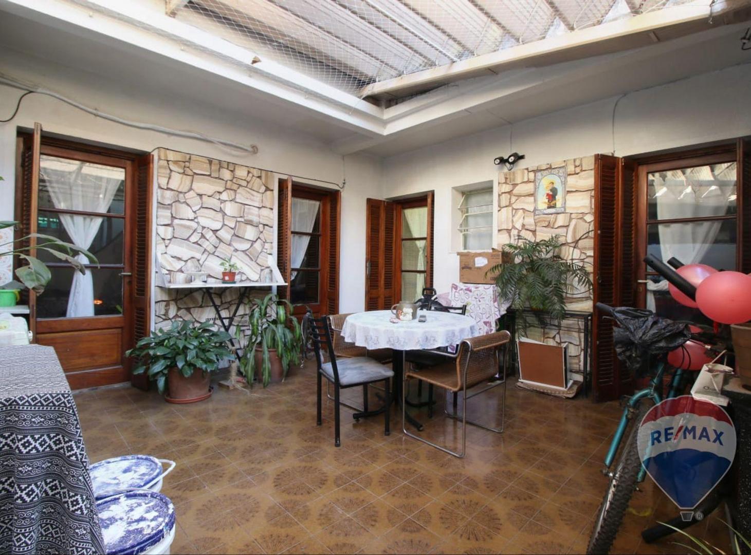 Foto de VENTA 3 PHs FLORESTA EN LOTE PROPIO ACEPTA PERMUTA, imagen 5