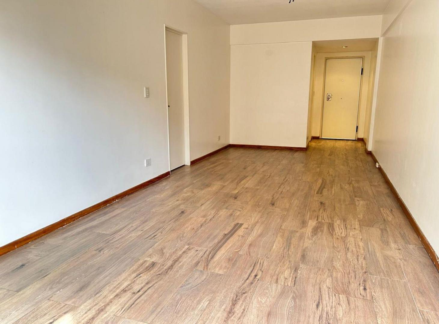 Foto de 4 AMBIENTES CON DEPENDENCIA, COCHERA Y BAULERA, imagen 4