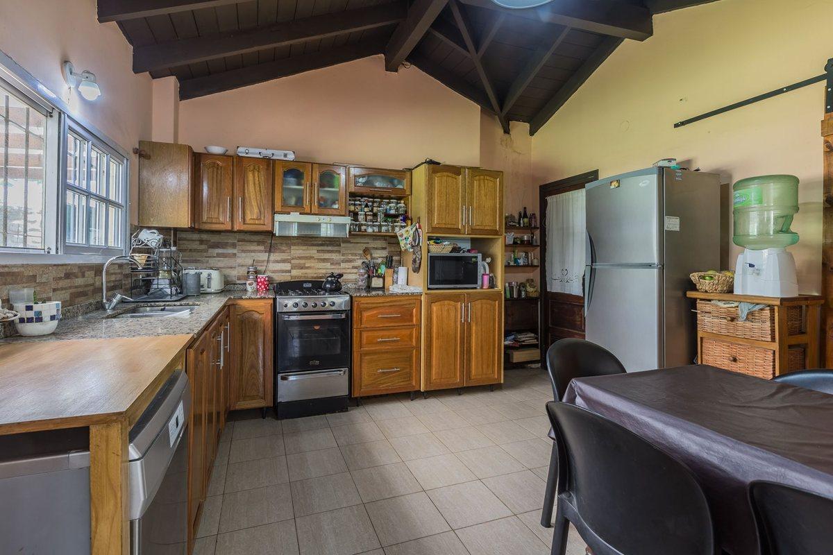 Foto de VENTA DON TORCUATO CASA 5 AMB PILETA Y GRAN PARQUE, imagen 4