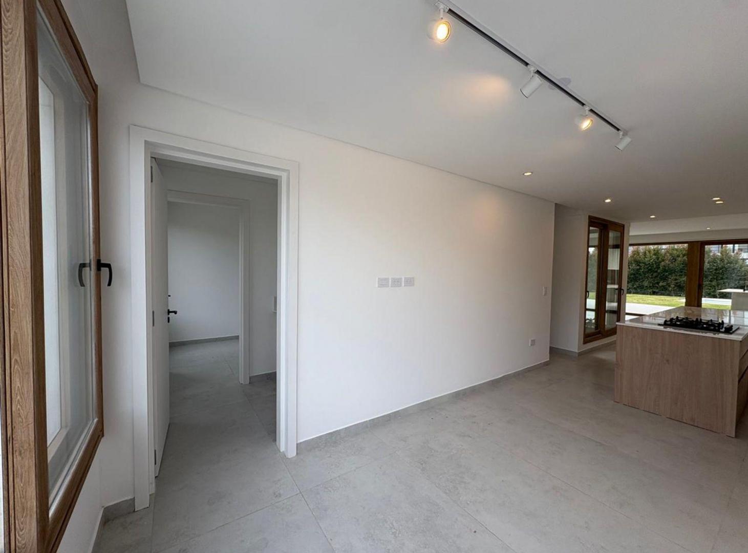 Foto de Venta Casa a Estrenar 4 Suites Carpinchos Nordelta, imagen 4