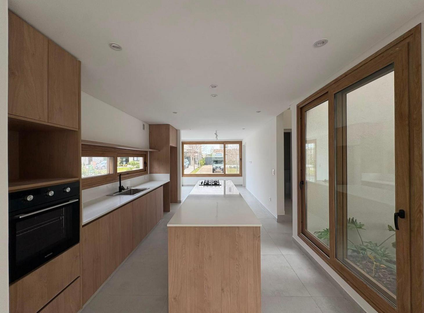 Foto de Venta Casa a Estrenar 4 Suites Carpinchos Nordelta, imagen 3