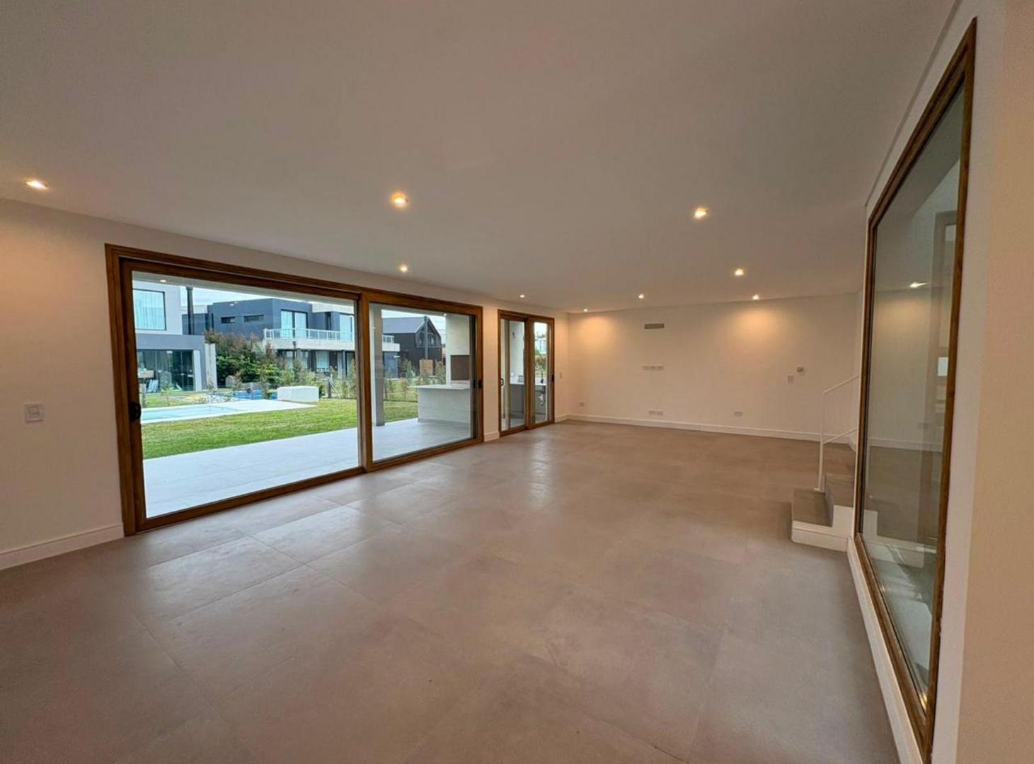 Foto de Venta Casa a Estrenar 4 Suites Carpinchos Nordelta, imagen 5