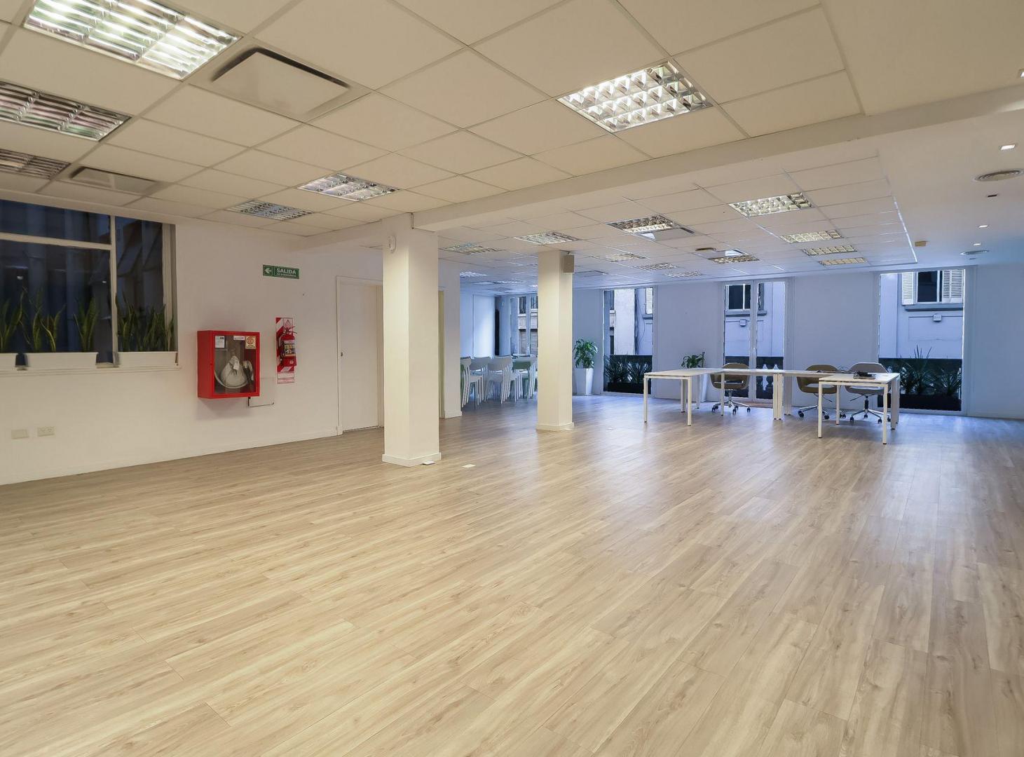 Foto de VENTA OFICINA 410 M2 EXCELENTE ESTADO MICROCENTRO, imagen 3