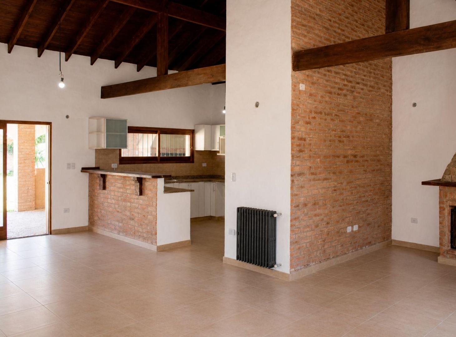 Foto de Venta casa en Pilar | 6 ambientes, jardín y pileta, imagen 4