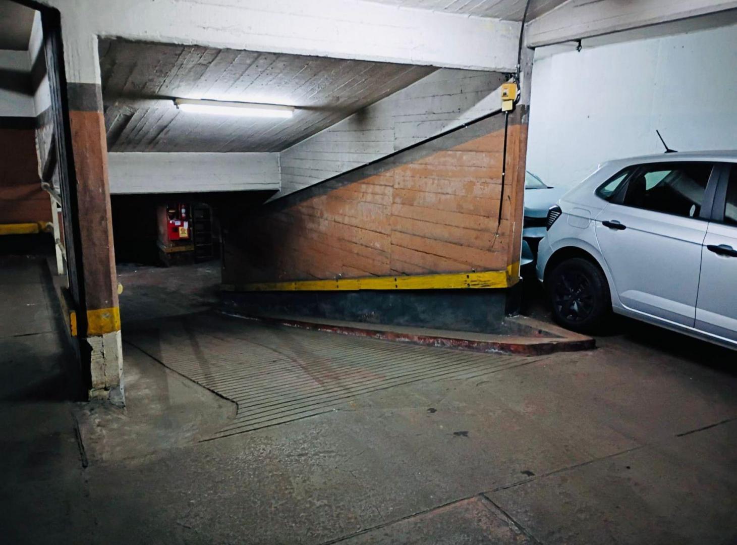 Foto de VENTA MICROCENTRO COCHERA CUBIERTA, imagen 4