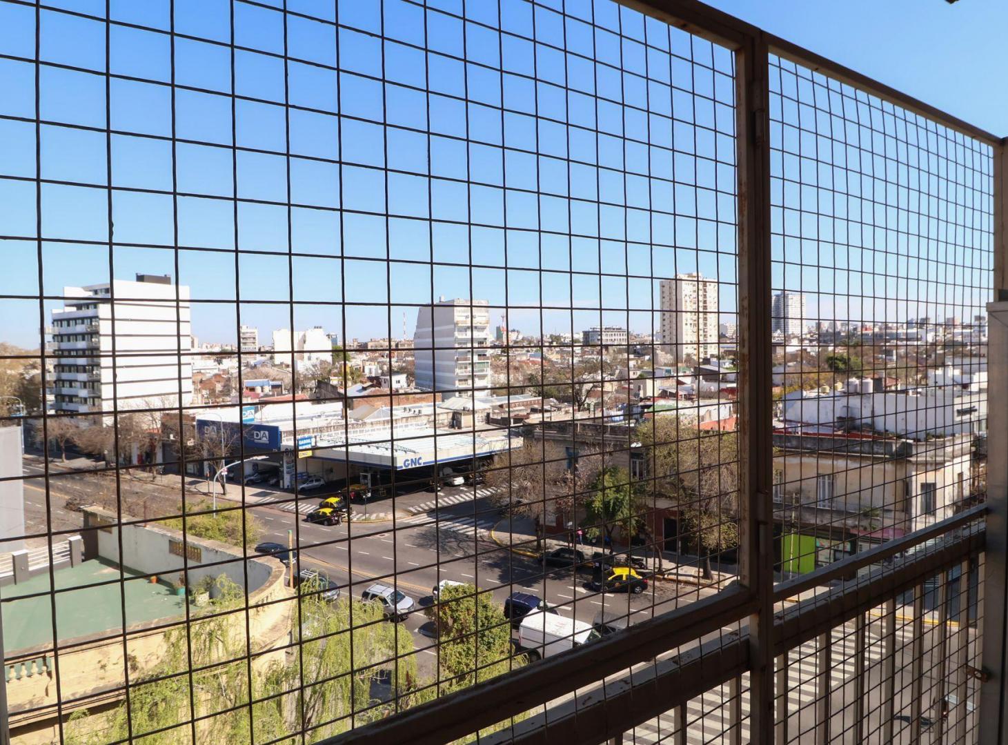 Foto de VENTA DEPARTAMENTO 3 AMB BALCON y COCHERA BOEDO, imagen 4