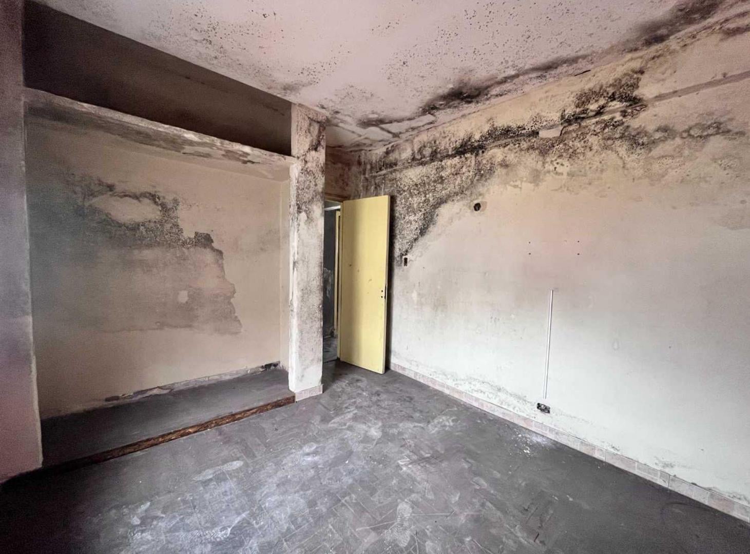 Foto de Casa c/terreno en venta en Longchamps-a refacciona, imagen 2