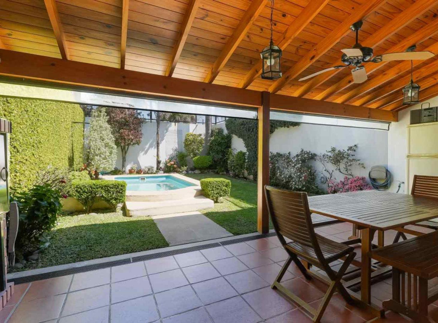 Foto de VENTA CASA DOS PLANTAS JARDIN PILETA V. BALLESTER, imagen 2