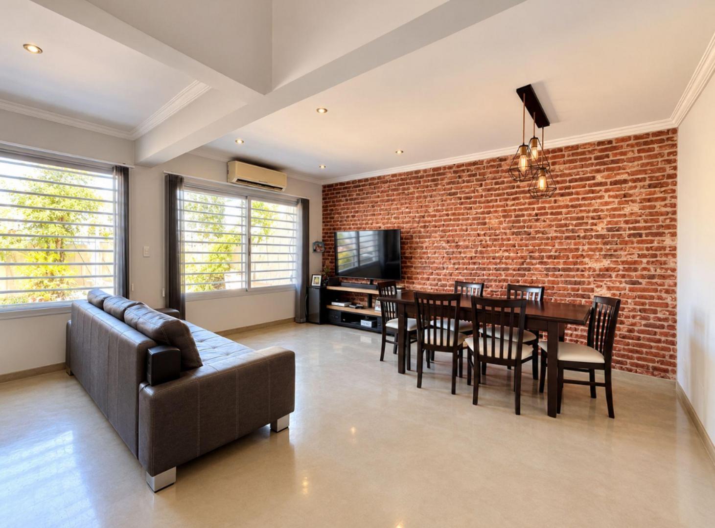 Foto de CASA EN VENTA 4 AMB LOMAS DE ZAMORA - apta credito, imagen 2